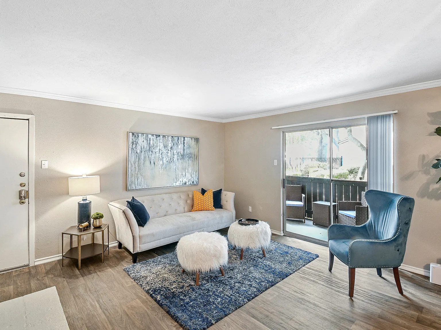 Davenport Apartments — Photo 1