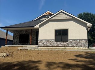 397 Leslie Ln, Excelsior Springs, MO 64024