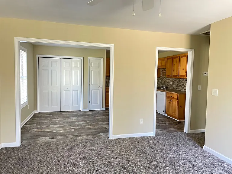 22 William Dr — Photo 3