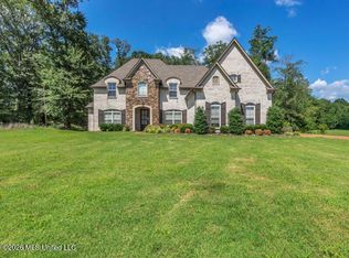 12902 Cotton Row Dr, Olive Branch, MS 38654