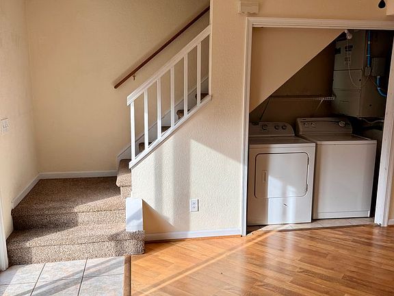 4th image of 1476 Tenbury Dr
