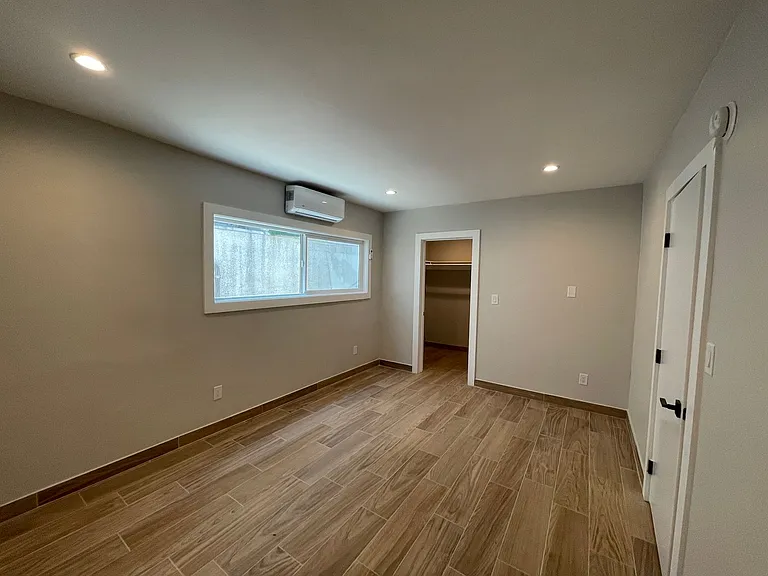 20301 Cohasset St — Photo 29