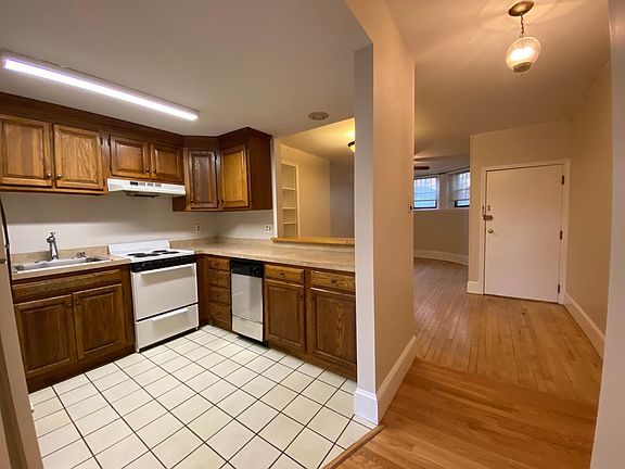 5th image of 399 Massachusetts Ave APT 2