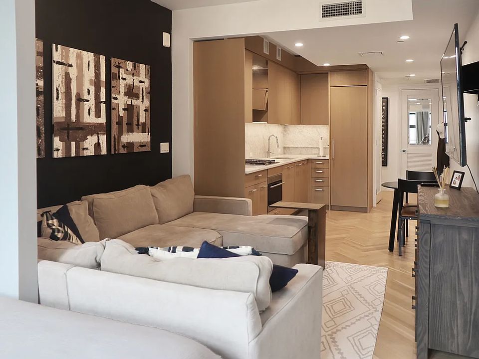 1st image of 300 W 122nd St #8R