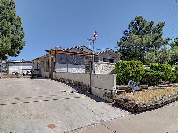 2nd image of 909 Arizona Ave