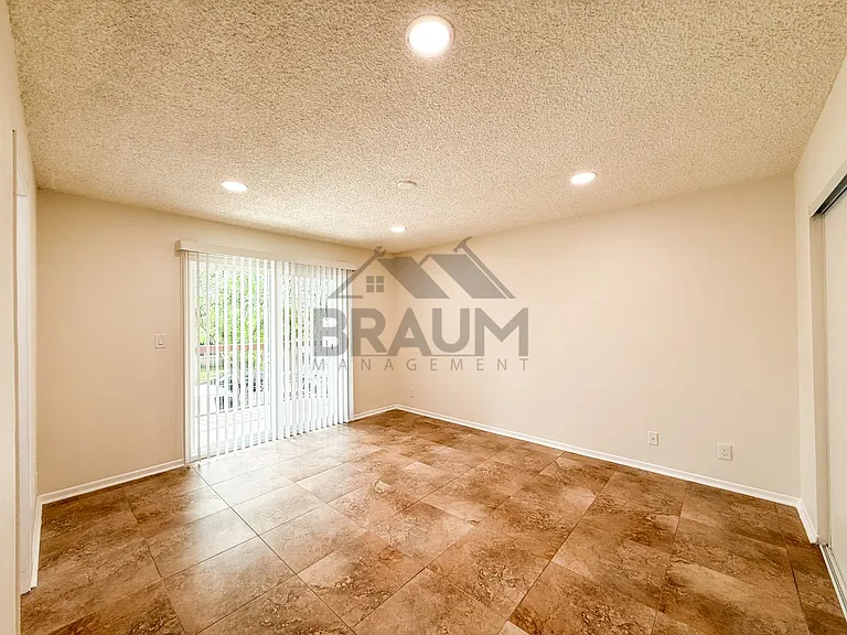 221 Elm Ave — Photo 17