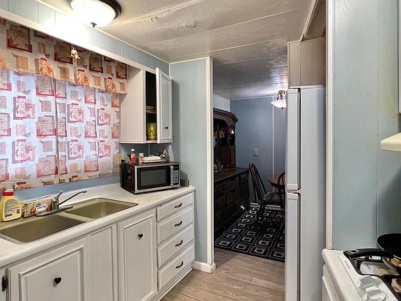 4th image of 8200 Jantzen Rd #6