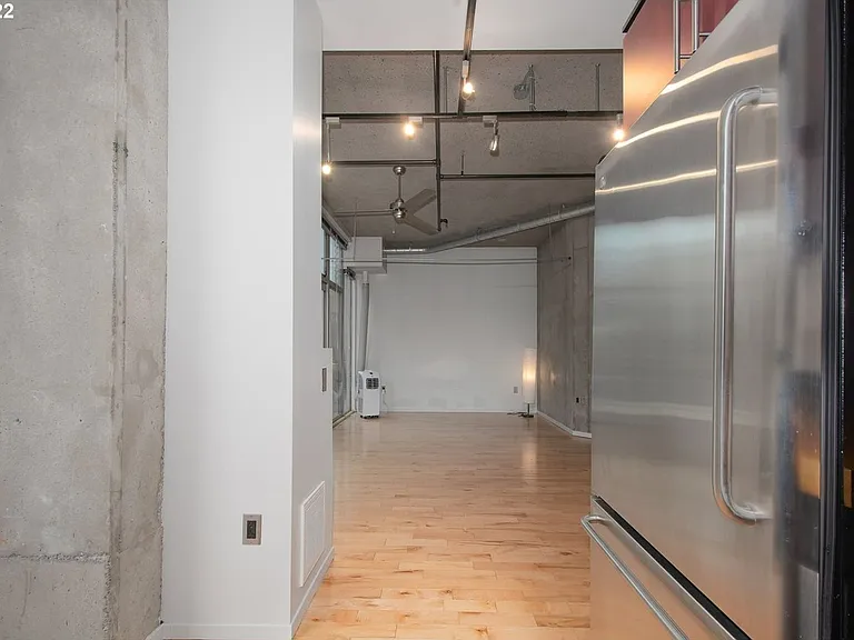 1410 SW 11th Ave #201 — Photo 14