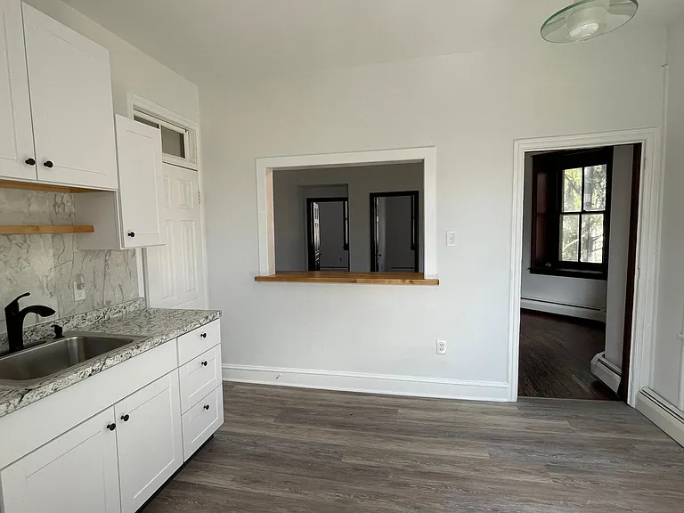 202 Bridge St #2 — Photo 4