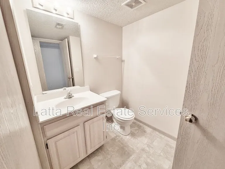 3210 SW Iron Creek Dr — Photo 12