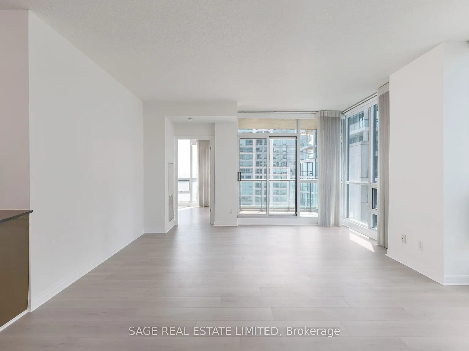 3 bed, $4,000 — Photo 4