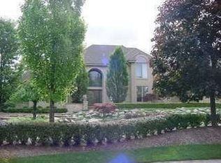 1487 Highpoint Dr, Rochester, MI 48306