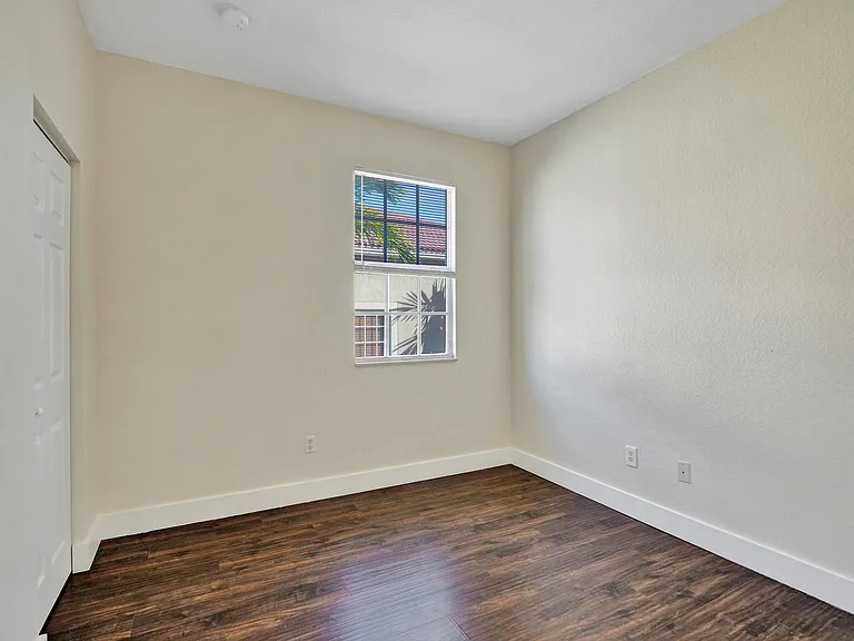 9075 Plymouth Pl — Photo 15