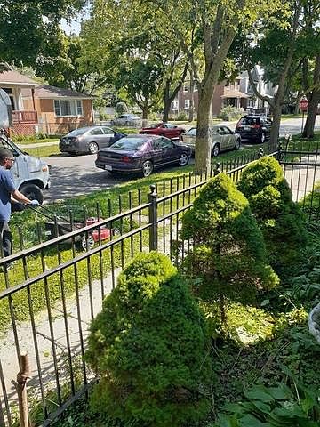 2nd image of 549 E 92nd St