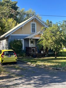 802 White Ave, Moscow, ID, 83843
