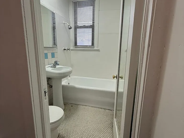 156-158 N. Central Avenue. — Photo 29