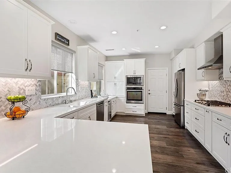 22 Fieldhouse — Photo 7