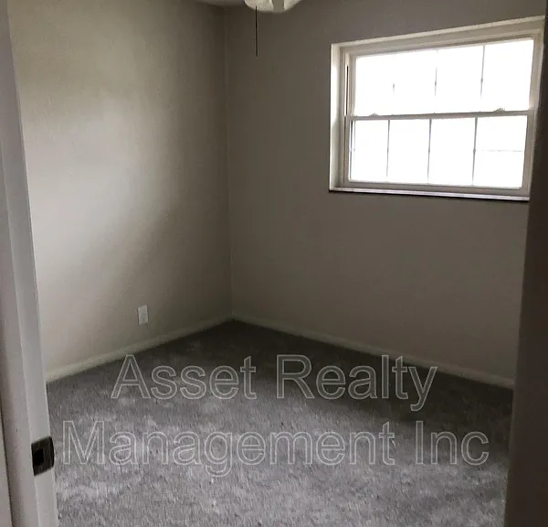 218 Britton Dr — Photo 10
