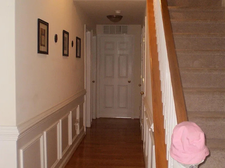 143 Madison Square Ln — Photo 2