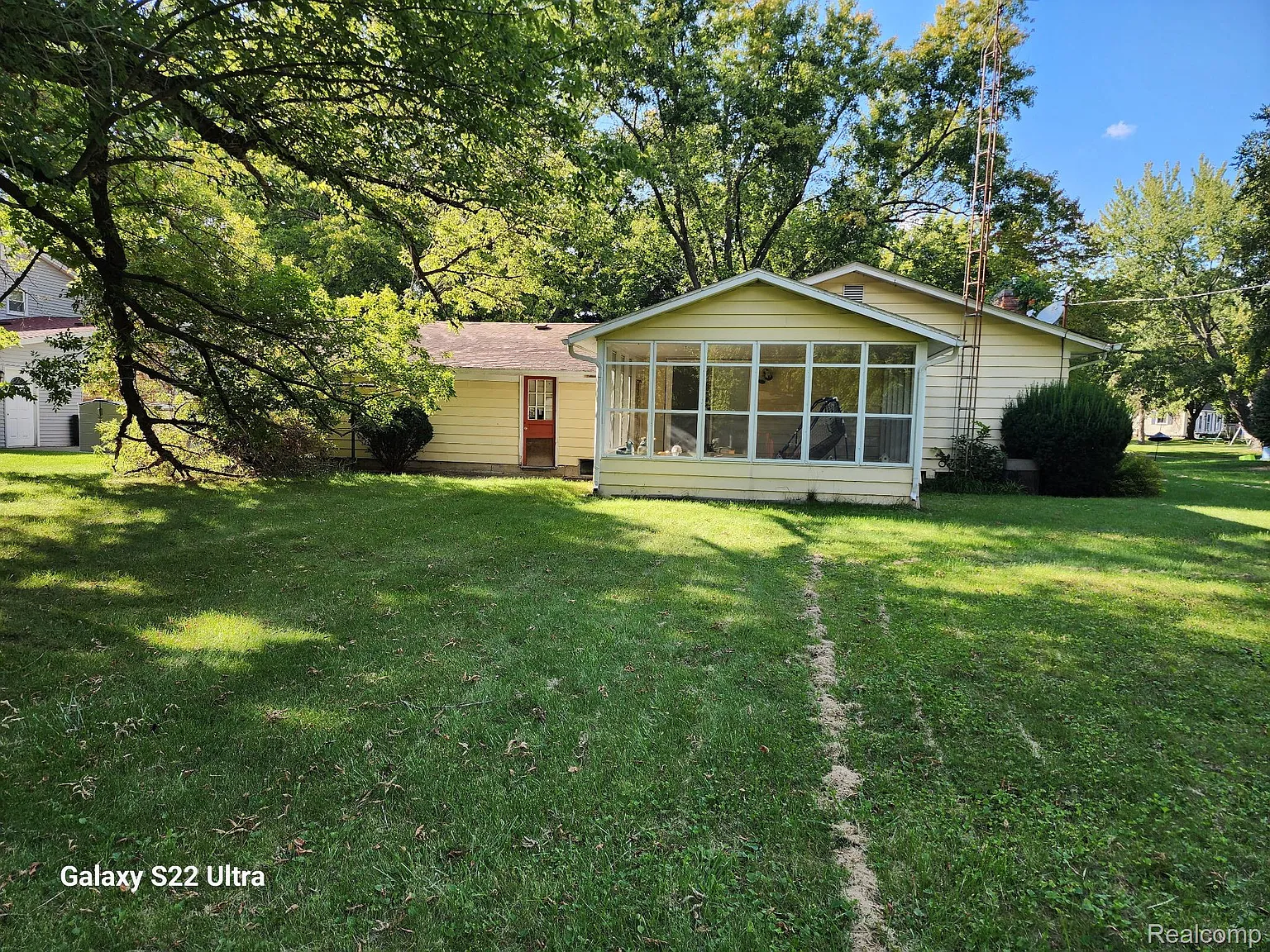 2340 Pineview Ct photo 1