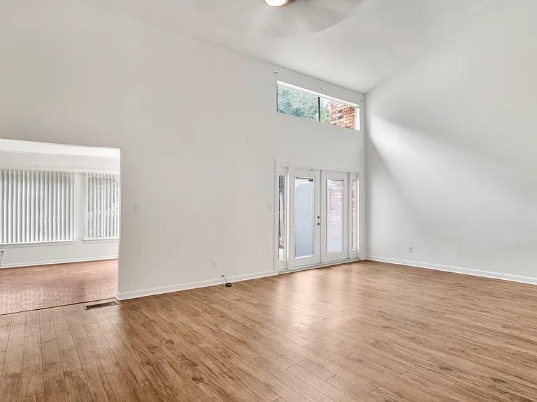 4707 Huron Dr — Photo 5