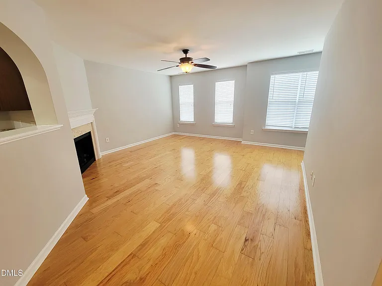 8827 Thornton Town Pl — Photo 14