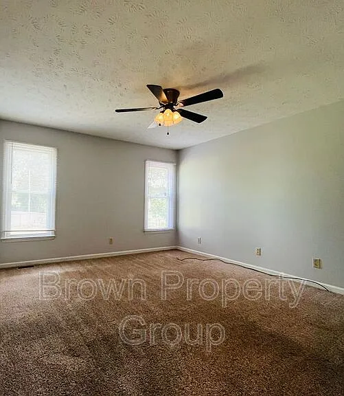 121 Sprucepine Dr — Photo 13