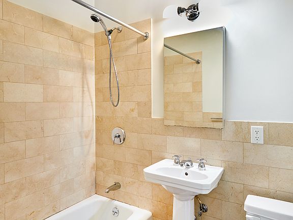 5th image of 155 E 85th St APT 21