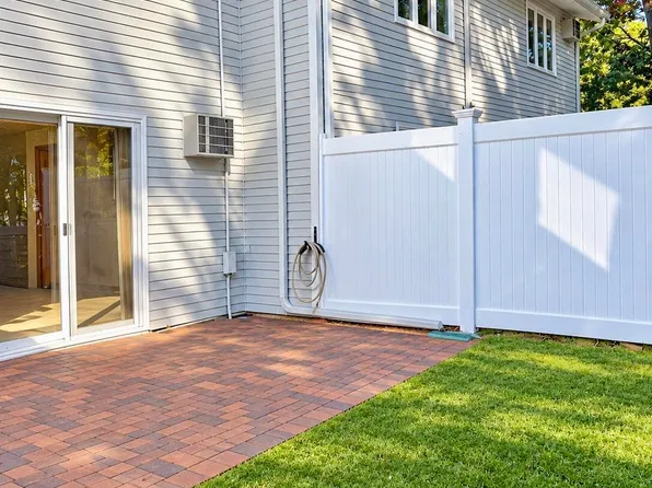 174 Lowell Road UNIT 17, Mashpee, MA 02649