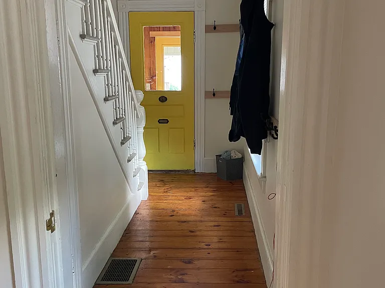 34 Fowler St — Photo 3