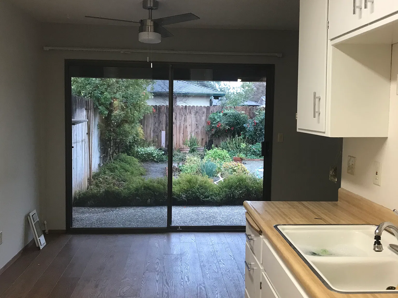 2 bed, 900 sqft, $1,400 — Photo 3
