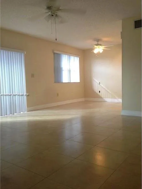 Greenglades Condo No 17 — Photo 4