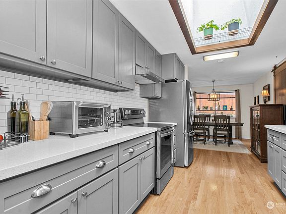 5th image of 3814 Westpark Court NW