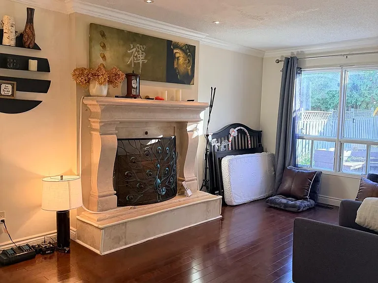 209 Bassett Blvd — Photo 6