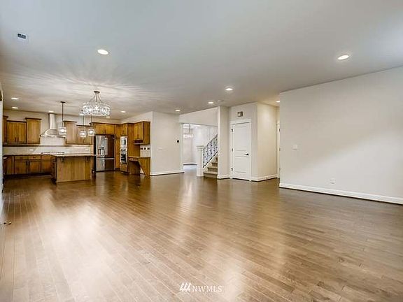 5th image of 24329 NE 8th Pl