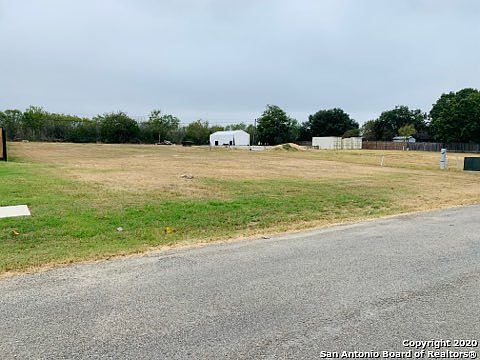 2nd image of 808 River Oak Dr