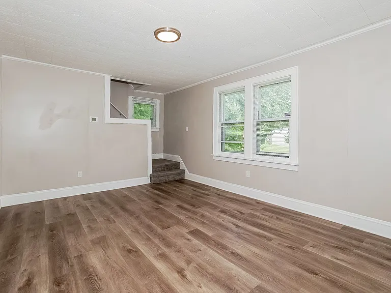 1274895_019_living_room_13022711.jpg