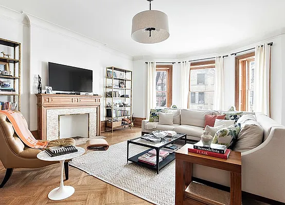 Rented by Warburg | media 6