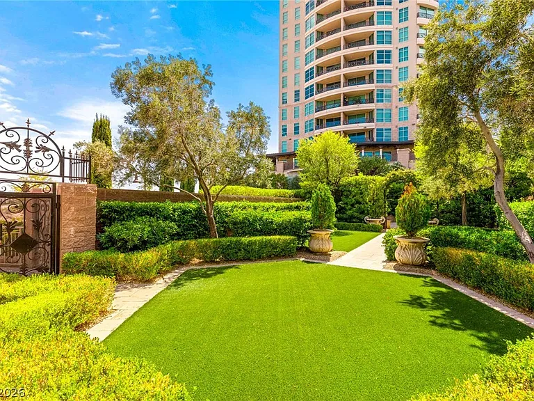 9101 Alta Dr #1 — Photo 34