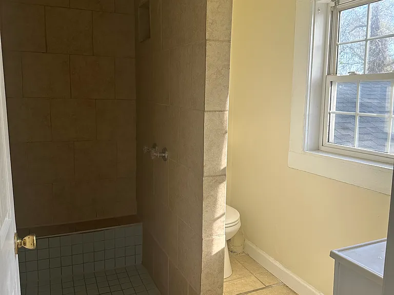 407 Moir St #5 — Photo 6