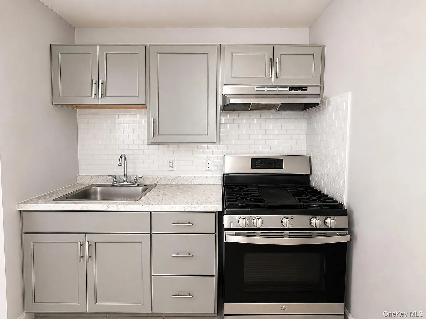 2 bed, 1.0 bath, 750 sqft, $3,100 — Photo 3