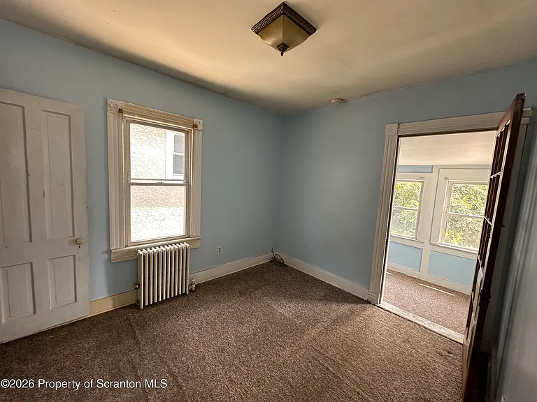 615 S Webster Ave — Photo 9