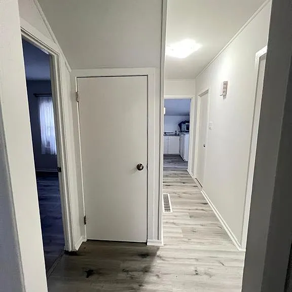 1058 California Ave — Photo 9