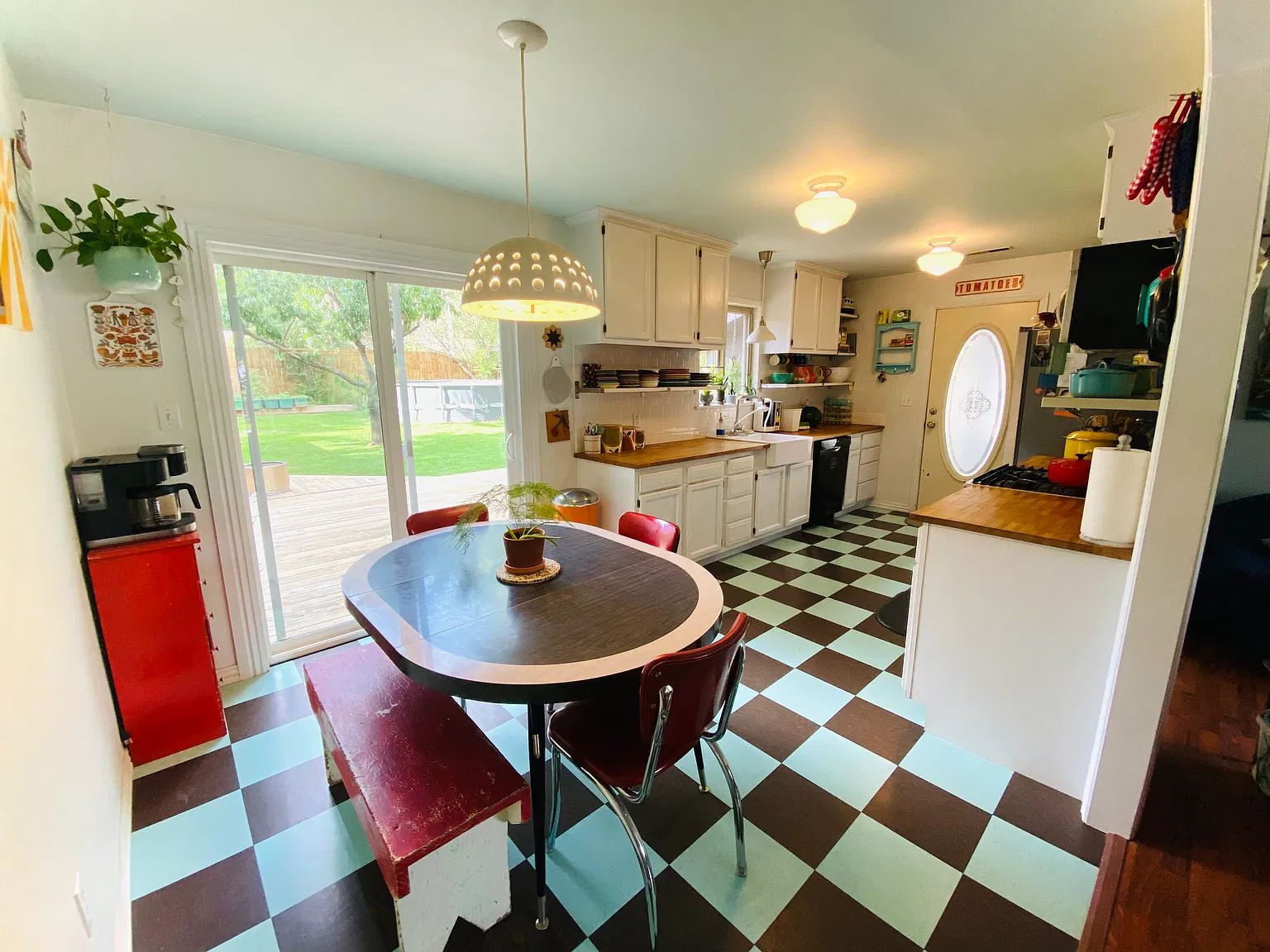 4 bed, 1986 sqft, $2,100 — Photo 4