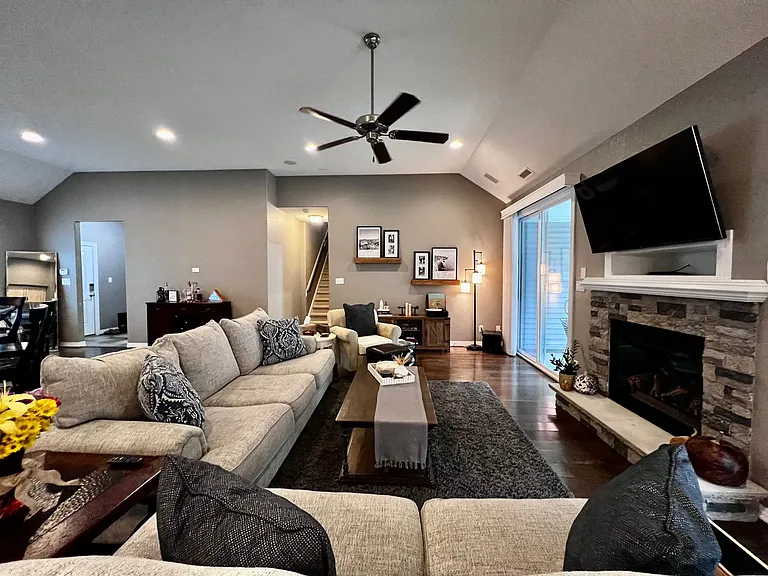 2228 Martlet Ln — Photo 6
