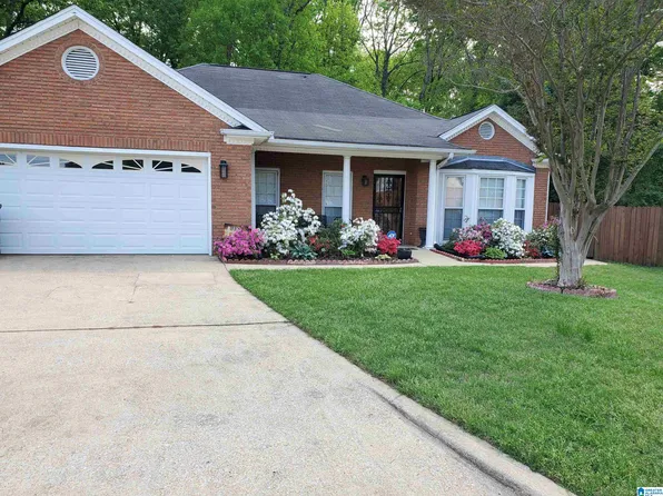 1089 Brookstone Ln, Birmingham, AL 35235