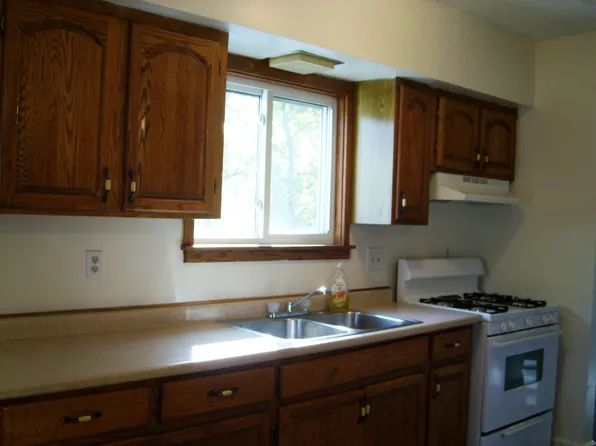 36 E Fayette St, Hillsdale, MI 49242