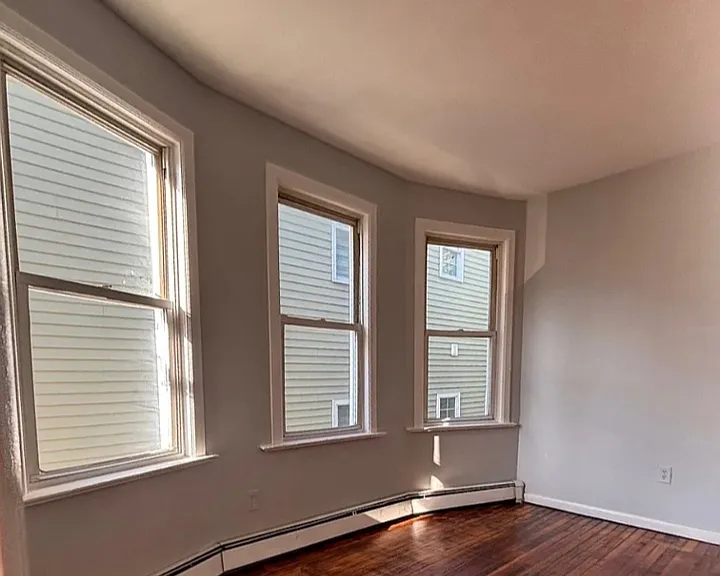 157 Hobson St #2L — Photo 4