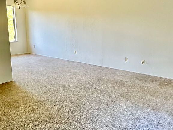 4th image of 675 Regatta Dr