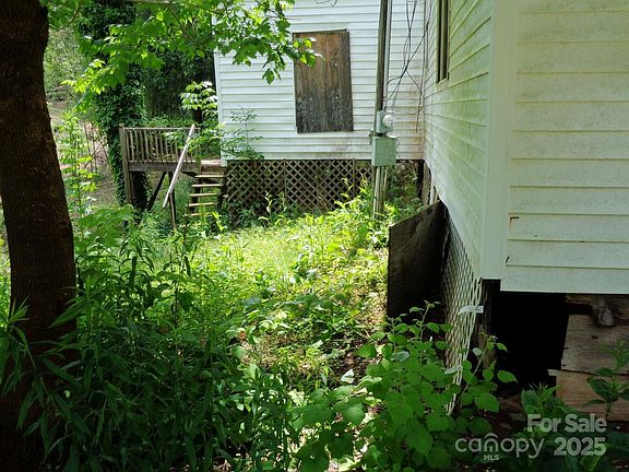 4th image of 12 Whippoorwill Dr